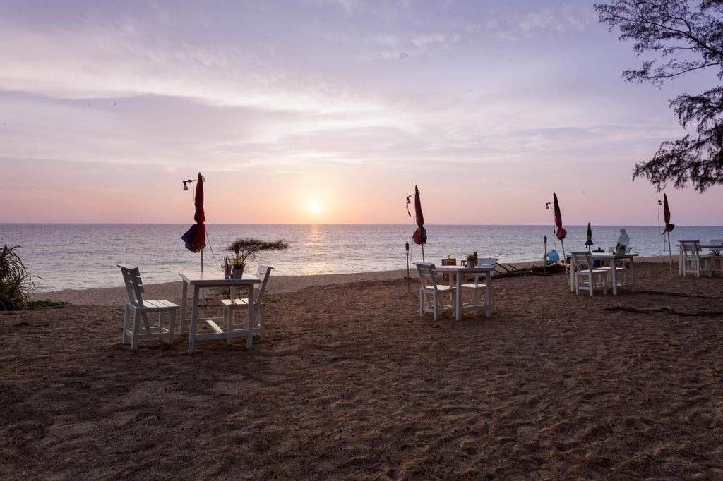 Micky Monkey Beach At Maikhao Beach Hotel Mai Khao Bagian luar foto